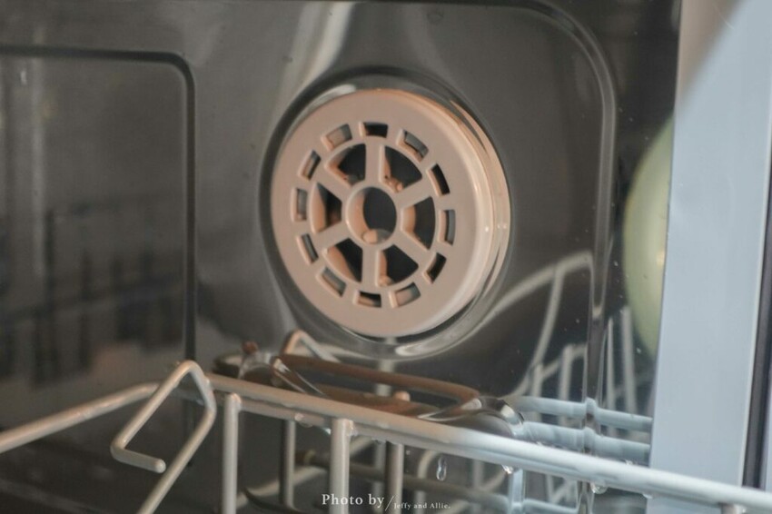 【質感家電】HERAN禾聯HDW-06BT010洗碗機，獨立熱風烘乾、UV殺菌燈、360度雙噴洗臂 ，洗碗＋烘碗＋碗櫥！