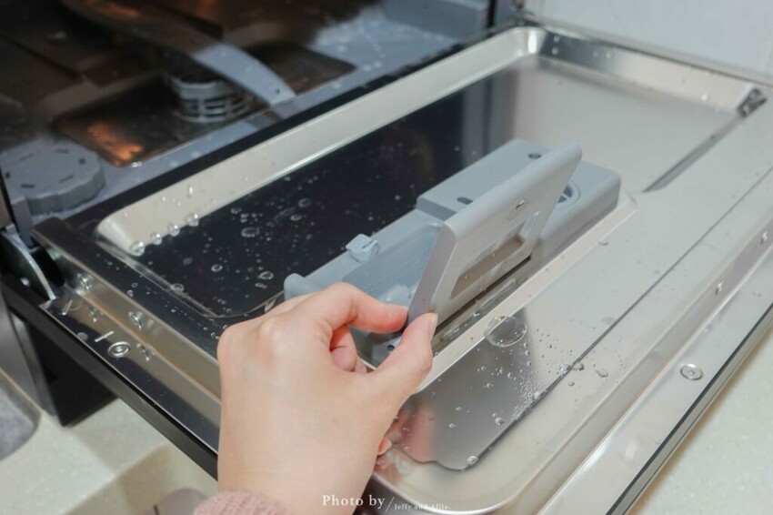 【質感家電】HERAN禾聯HDW-06BT010洗碗機，獨立熱風烘乾、UV殺菌燈、360度雙噴洗臂 ，洗碗＋烘碗＋碗櫥！