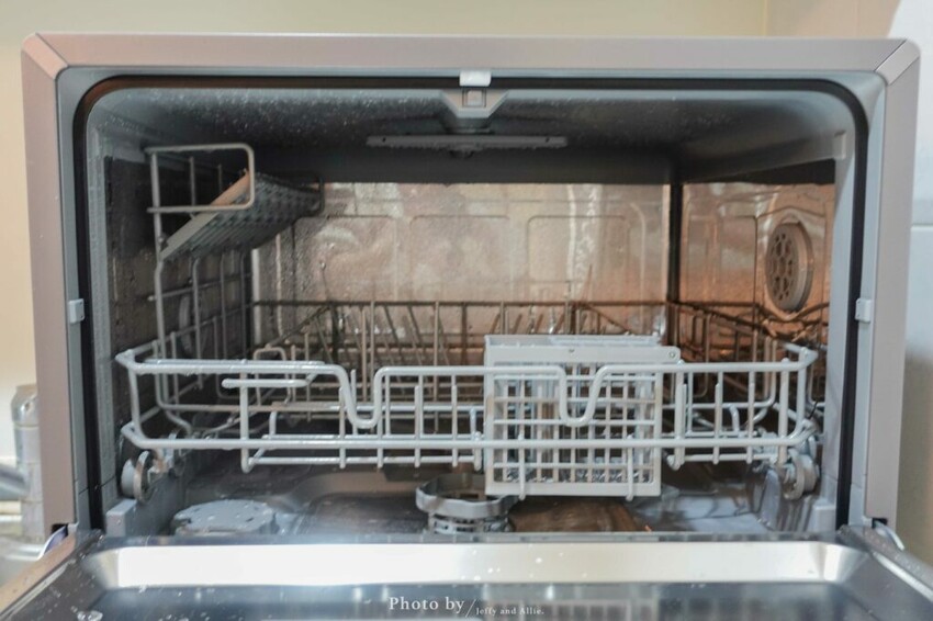 【質感家電】HERAN禾聯HDW-06BT010洗碗機，獨立熱風烘乾、UV殺菌燈、360度雙噴洗臂 ，洗碗＋烘碗＋碗櫥！