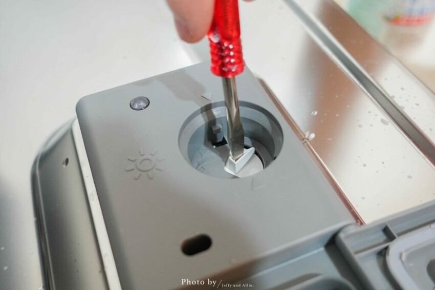 【質感家電】HERAN禾聯HDW-06BT010洗碗機，獨立熱風烘乾、UV殺菌燈、360度雙噴洗臂 ，洗碗＋烘碗＋碗櫥！