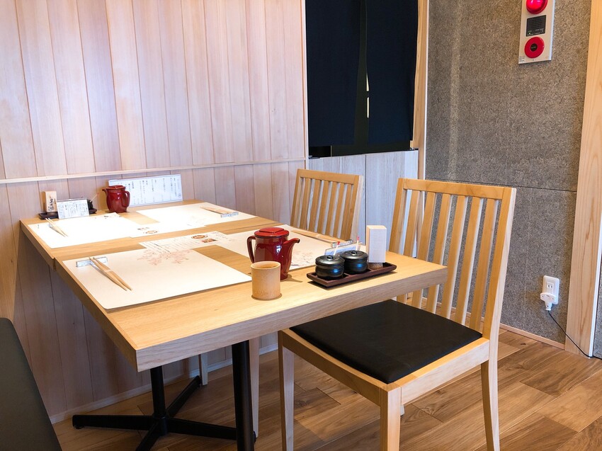 (京都)清水寺週邊必吃美食–高顏值新名物,色彩繽紛牛肉散壽司–おにくのちらし (二寧坂店)