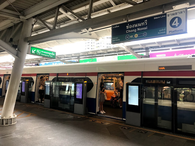 三天兩夜曼谷快閃遊-(一)廊曼機場7-11超商美食、大清早膜拜四面佛