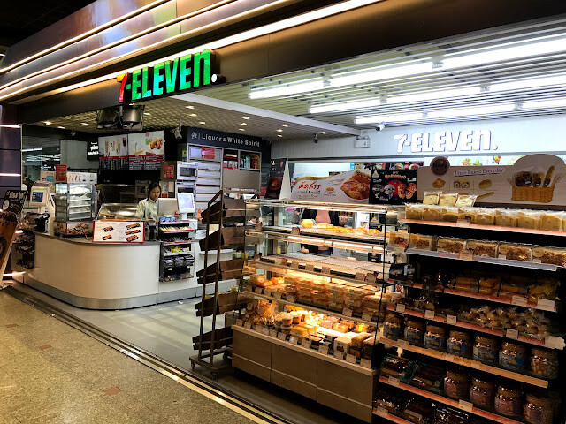 三天兩夜曼谷快閃遊-(一)廊曼機場7-11超商美食、大清早膜拜四面佛