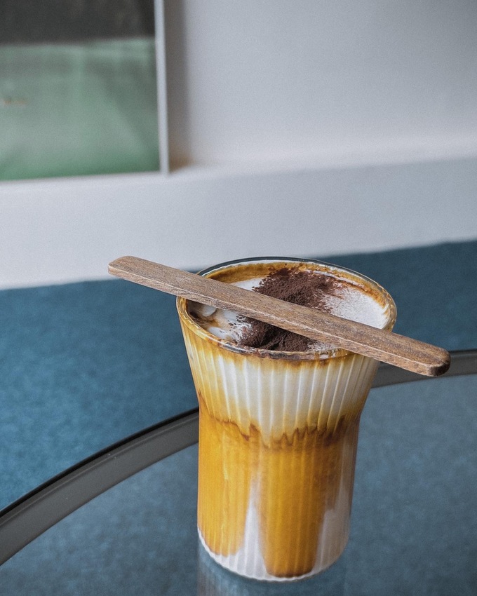 桃園|中壢|咖啡廳 一秒到首爾 純白色系質感咖啡廳 流心巴斯克必吃 - Minimalism cafe