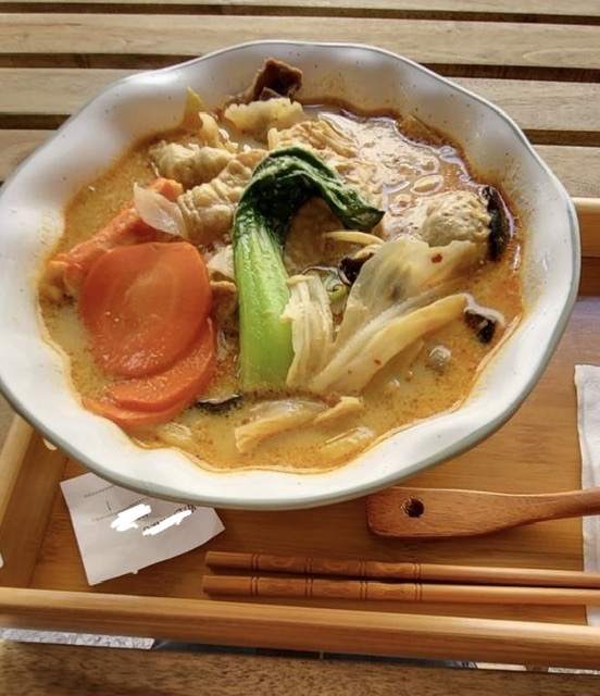 【高雄．美食】湯頭濃郁的滿足麻奶鍋