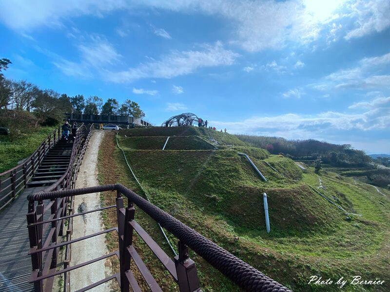 鵝尾山水田~稻浪棧橋欣賞梯田風光 @Bernice的隨手筆記