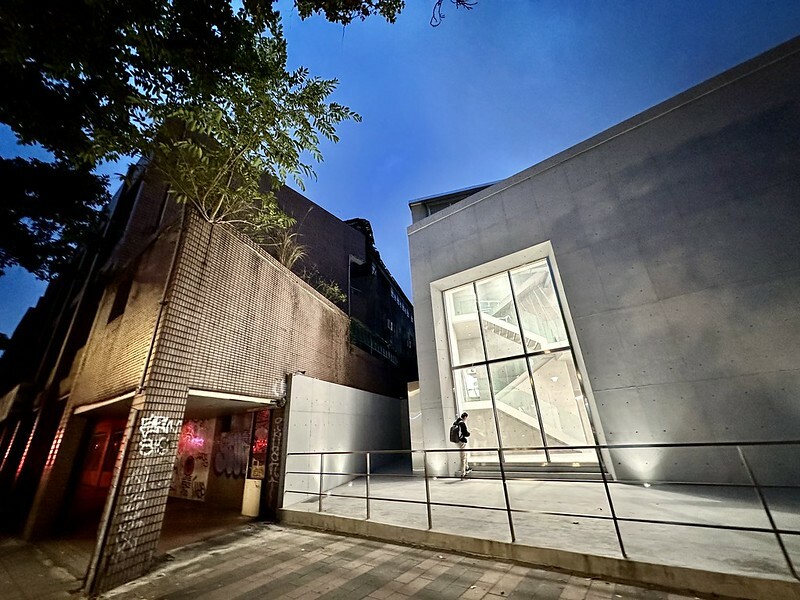 【台灣，台北市，大安區】台北越來越曼谷，意外路過神秘的展覽空間「DOPENESS ART LAＢ」；巧遇波蘭藝術家 MAGDA KI