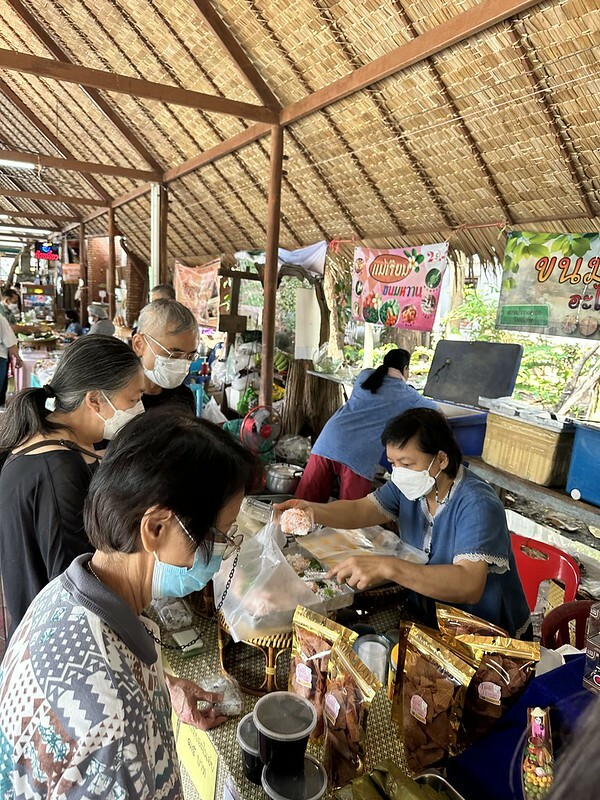 【亞洲，泰國，曼谷】 BMA Feeder electric bus，一次可玩曼谷的四個水上市場；週末限定免費電動巴士帶你玩大林江水上市場(Taling Chan)空叻瑪榮水上市場(Khlong La