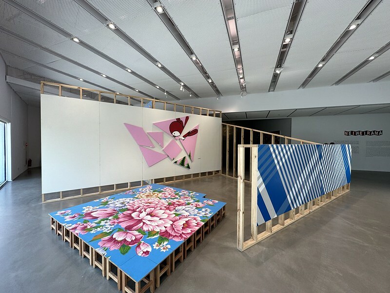 【台灣，高雄市，鼓山區】內惟藝術中心(neiwei arts center)，白得好美麗，整個空間像是開放式的攝影棚，相