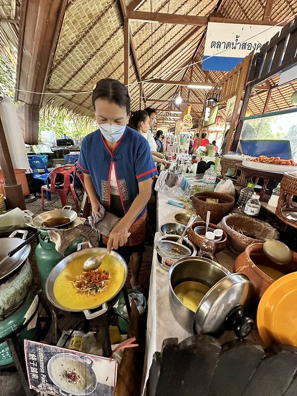 【亞洲，泰國，曼谷】 BMA Feeder electric bus，一次可玩曼谷的四個水上市場；週末限定免費電動巴士帶你玩大林江水上市場(Taling Chan)空叻瑪榮水上市場(Khlong La