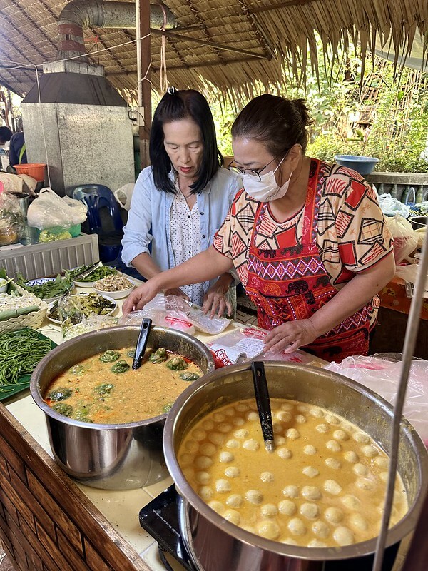 【亞洲，泰國，曼谷】 BMA Feeder electric bus，一次可玩曼谷的四個水上市場；週末限定免費電動巴士帶你玩大林江水上市場(Taling Chan)空叻瑪榮水上市場(Khlong La