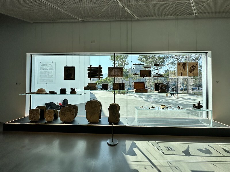 【台灣，高雄市，鼓山區】內惟藝術中心(neiwei arts center)，白得好美麗，整個空間像是開放式的攝影棚，相