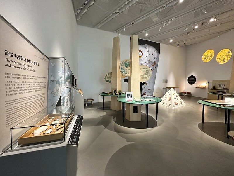 【台灣，高雄市，鼓山區】內惟藝術中心(neiwei arts center)，白得好美麗，整個空間像是開放式的攝影棚，相