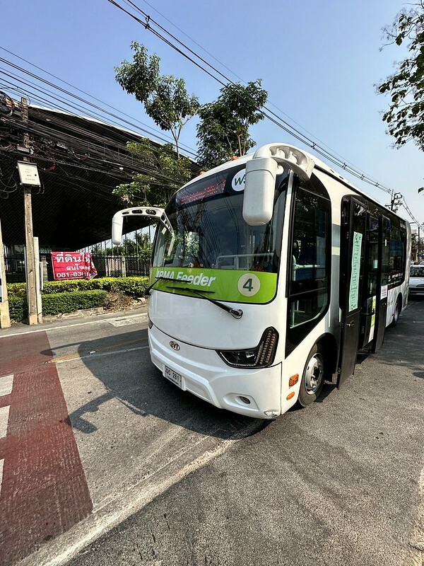 【亞洲，泰國，曼谷】 BMA Feeder electric bus，一次可玩曼谷的四個水上市場；週末限定免費電動巴士帶你玩大林江水上市場(Taling Chan)空叻瑪榮水上市場(Khlong La