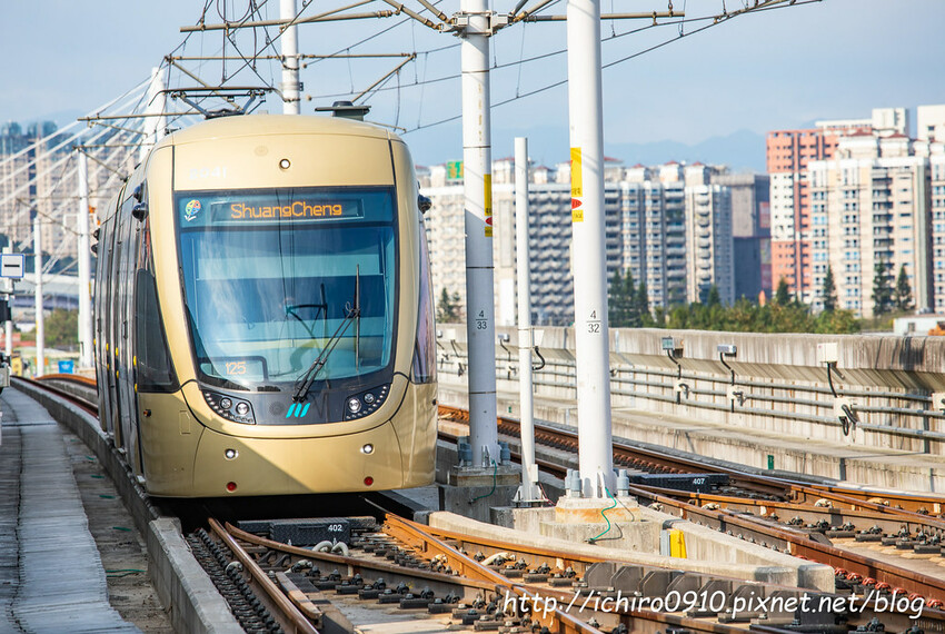 【新北景點】安坑輕軌通車‧路線圖‧票價表‧裝置藝術│十四張‧新和國小‧陽光運動公園‧安康‧景文科大‧耕莘安康