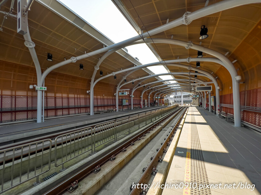 【新北景點】安坑輕軌通車‧路線圖‧票價表‧裝置藝術│十四張‧新和國小‧陽光運動公園‧安康‧景文科大‧耕莘安康