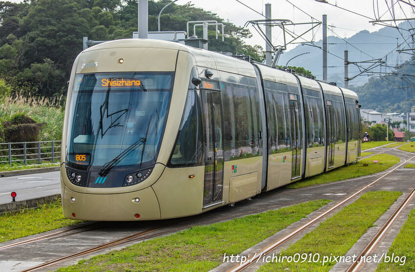 【新北景點】安坑輕軌通車‧路線圖‧票價表‧裝置藝術│十四張‧新和國小‧陽光運動公園‧安康‧景文科大‧耕莘安康