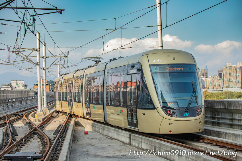 【新北景點】安坑輕軌通車‧路線圖‧票價表‧裝置藝術│十四張‧新和國小‧陽光運動公園‧安康‧景文科大‧耕莘安康
