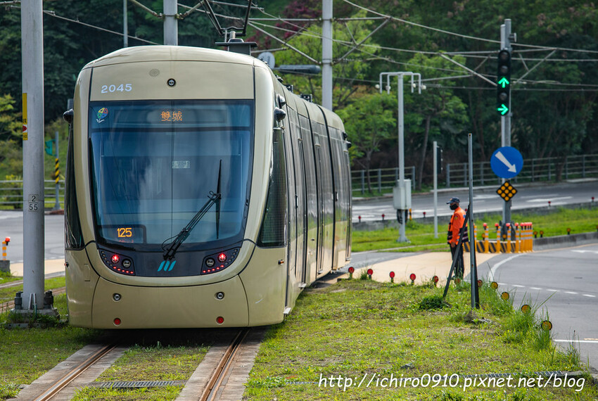 【新北景點】安坑輕軌通車‧路線圖‧票價表‧裝置藝術│十四張‧新和國小‧陽光運動公園‧安康‧景文科大‧耕莘安康