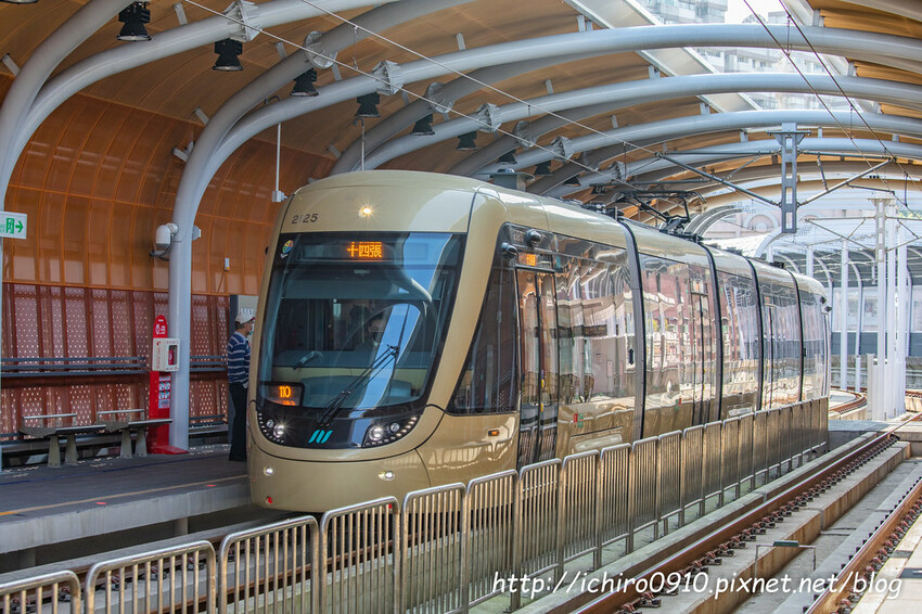 【新北景點】安坑輕軌通車‧路線圖‧票價表‧裝置藝術│十四張‧新和國小‧陽光運動公園‧安康‧景文科大‧耕莘安康