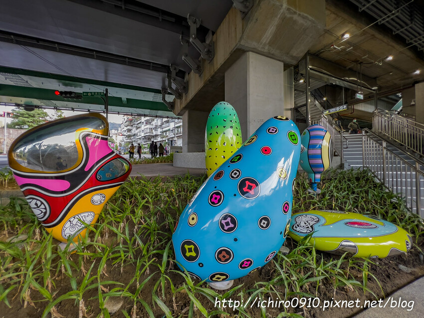 【新北景點】安坑輕軌通車‧路線圖‧票價表‧裝置藝術│十四張‧新和國小‧陽光運動公園‧安康‧景文科大‧耕莘安康