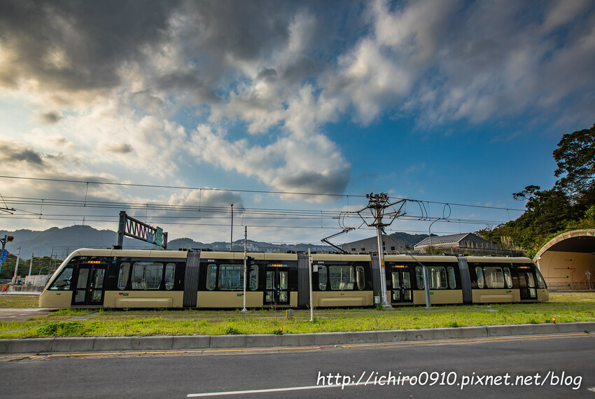 【新北景點】安坑輕軌通車‧路線圖‧票價表‧裝置藝術│十四張‧新和國小‧陽光運動公園‧安康‧景文科大‧耕莘安康