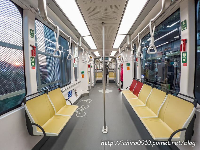 【新北景點】安坑輕軌通車‧路線圖‧票價表‧裝置藝術│十四張‧新和國小‧陽光運動公園‧安康‧景文科大‧耕莘安康