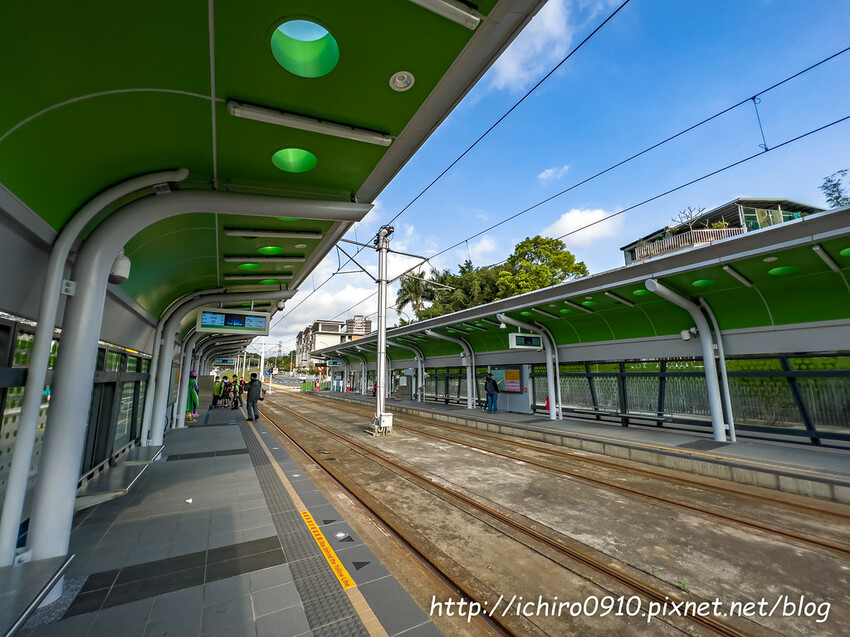 【新北景點】安坑輕軌通車‧路線圖‧票價表‧裝置藝術│十四張‧新和國小‧陽光運動公園‧安康‧景文科大‧耕莘安康