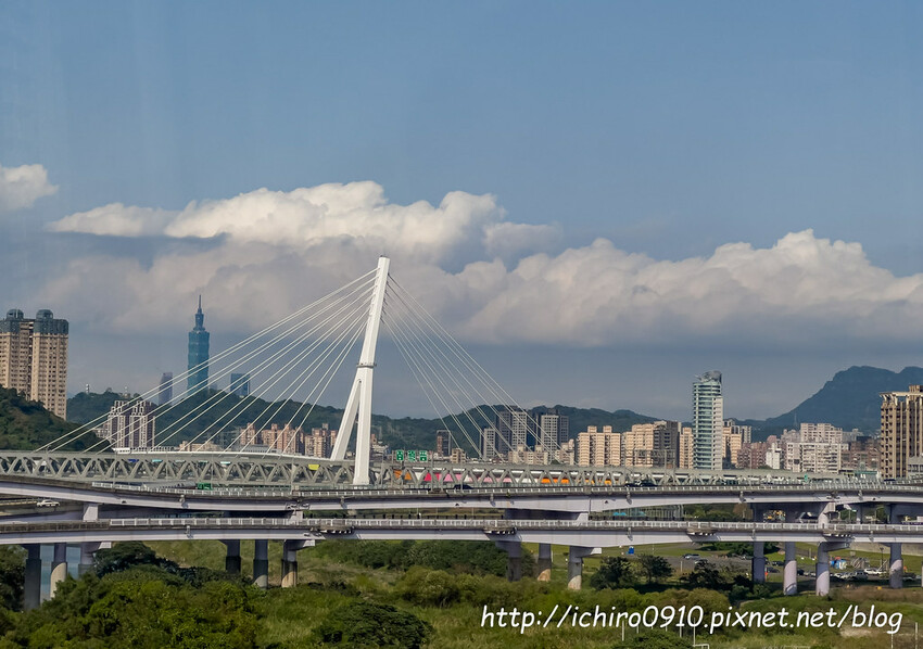 【新北景點】安坑輕軌通車‧路線圖‧票價表‧裝置藝術│十四張‧新和國小‧陽光運動公園‧安康‧景文科大‧耕莘安康