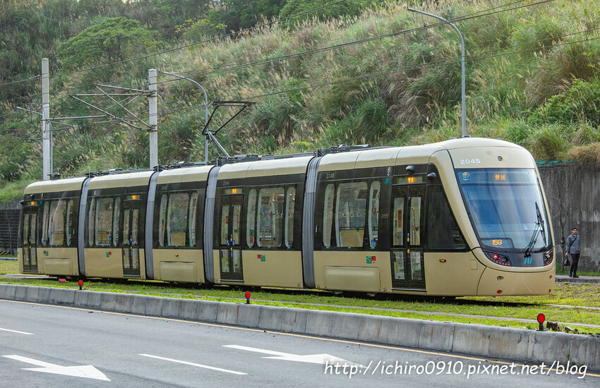 【新北景點】安坑輕軌通車‧路線圖‧票價表‧裝置藝術│十四張‧新和國小‧陽光運動公園‧安康‧景文科大‧耕莘安康