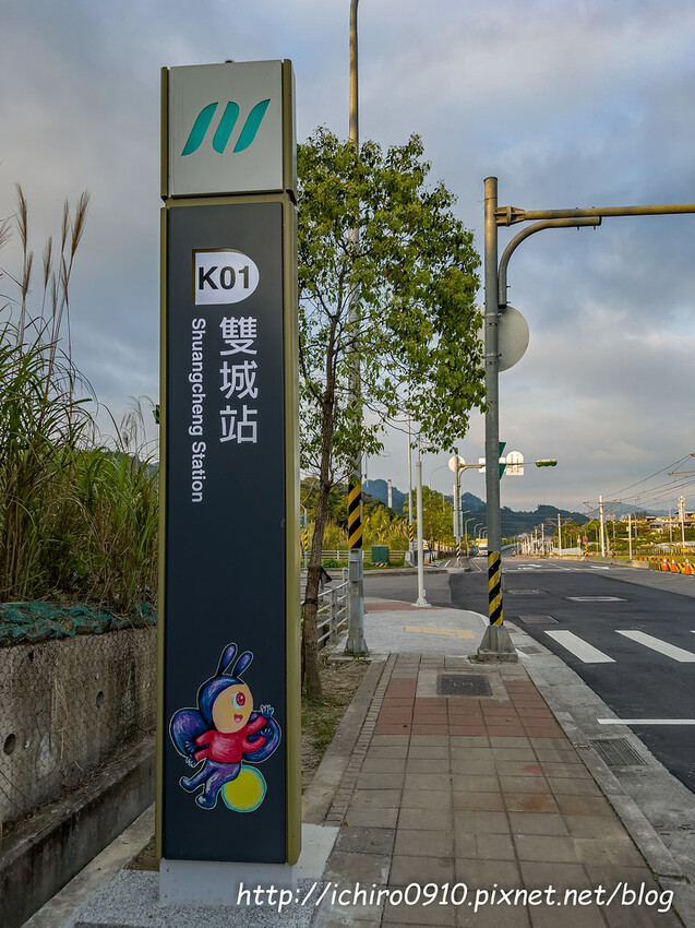 【新北景點】安坑輕軌通車‧路線圖‧票價表‧裝置藝術│十四張‧新和國小‧陽光運動公園‧安康‧景文科大‧耕莘安康