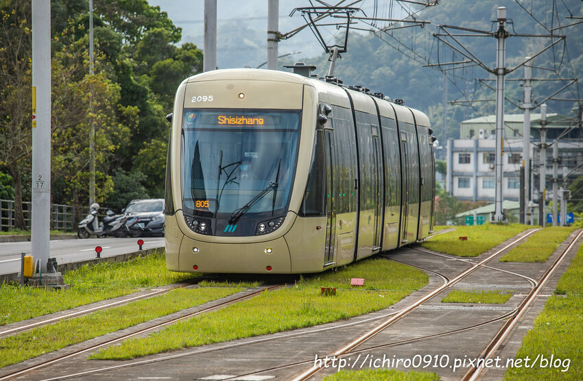 【新北景點】安坑輕軌通車‧路線圖‧票價表‧裝置藝術│十四張‧新和國小‧陽光運動公園‧安康‧景文科大‧耕莘安康