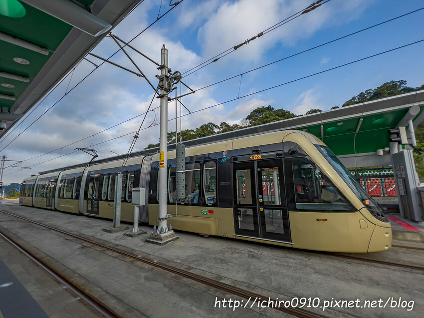 【新北景點】安坑輕軌通車‧路線圖‧票價表‧裝置藝術│十四張‧新和國小‧陽光運動公園‧安康‧景文科大‧耕莘安康