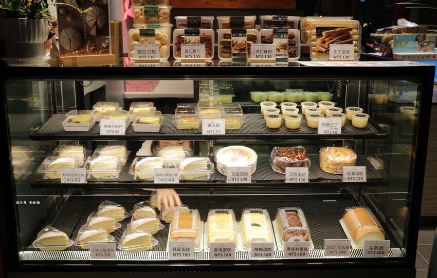 鼓山魚市場‧全台最美魚市場大變身，假日人潮擁集，平日才能細細品味 - 敦 小 蓮の食旅錄