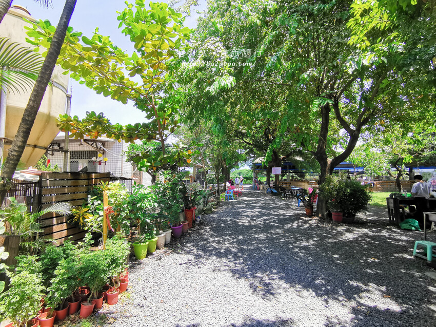 屏東。萬丹》中原世紀休閒農場。小小的農場