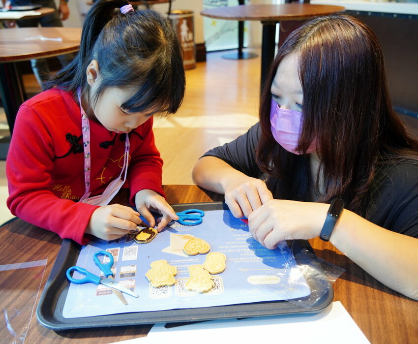 【南投埔里】Cona’s妮娜巧克力夢想城堡.免費變裝、巧克力牆超好拍!