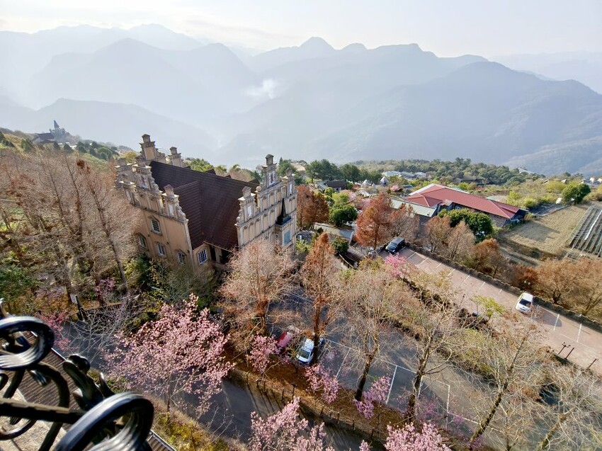 【清境住宿】佛羅倫斯渡假山莊．入住歐風城堡!一泊二食超享受!