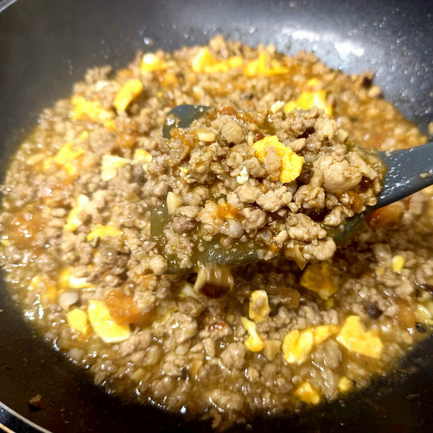 【食譜】哨子麵做法．媲美東區哨子麵的邪惡美味，口感更升級!