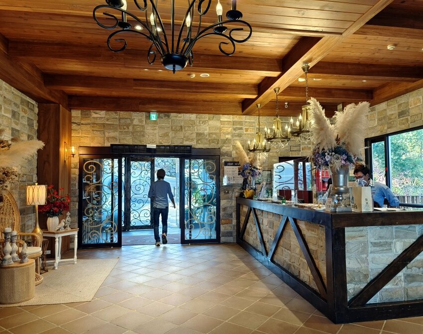 【清境住宿】佛羅倫斯渡假山莊．入住歐風城堡!一泊二食超享受!