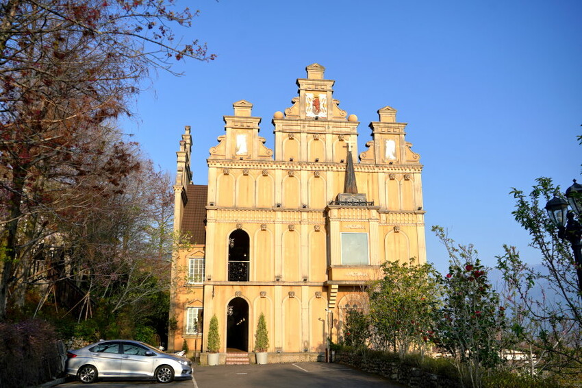 【清境住宿】佛羅倫斯渡假山莊．入住歐風城堡!一泊二食超享受!