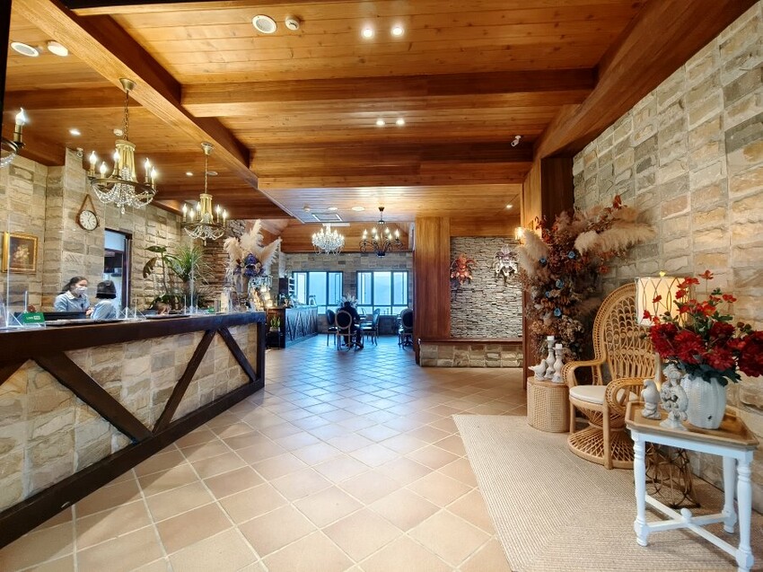 【清境住宿】佛羅倫斯渡假山莊．入住歐風城堡!一泊二食超享受!