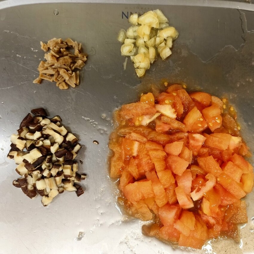 【食譜】哨子麵做法．媲美東區哨子麵的邪惡美味，口感更升級!