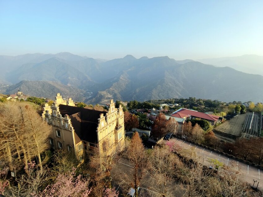 【清境住宿】佛羅倫斯渡假山莊．入住歐風城堡!一泊二食超享受!