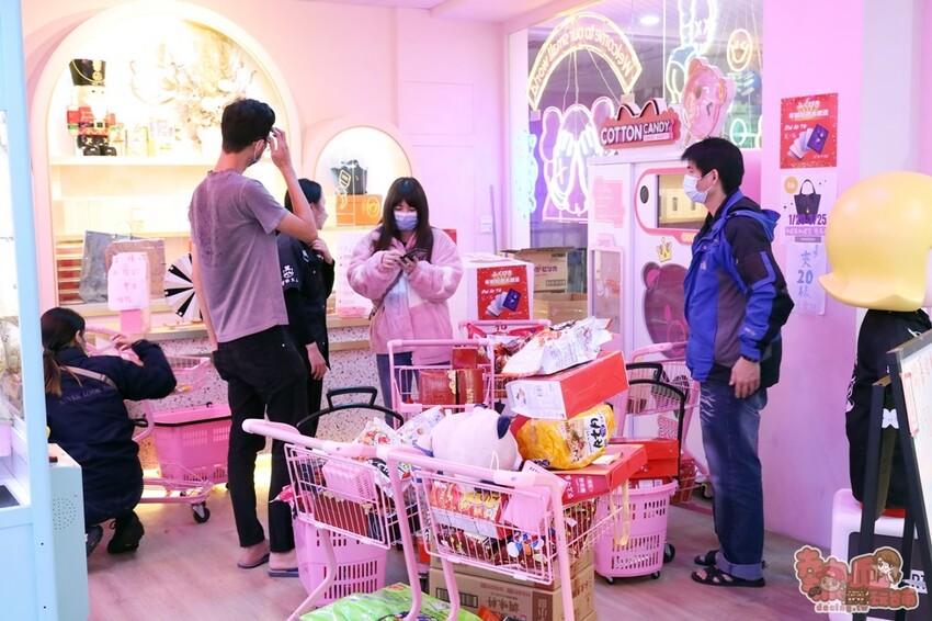 【台南娛樂】狸貓太子！台南最潮最可愛的娃娃機店，根本就是網美們的拍照天堂~ - 熱血玩台南。跳躍新世界