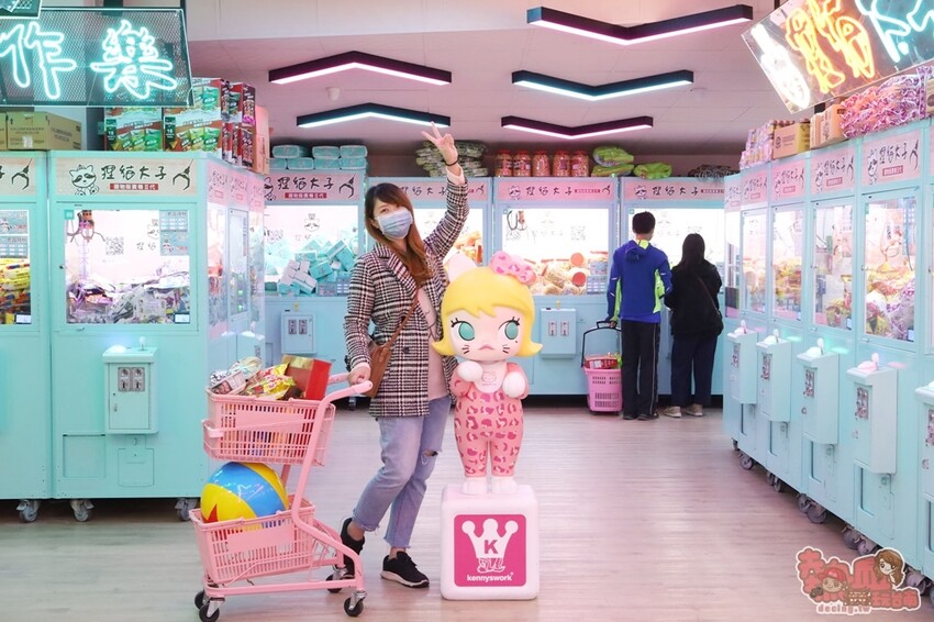 【台南娛樂】狸貓太子！台南最潮最可愛的娃娃機店，根本就是網美們的拍照天堂~ - 熱血玩台南。跳躍新世界