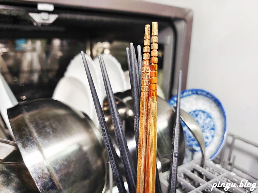 禾聯洗碗機推薦|禾聯HERAN六人份熱風循環洗碗機(HDW-06BT010) 獨立熱風烘乾模式/UV殺菌燈/360度上下雙噴洗臂 - 小企鵝生活趣