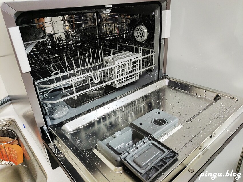 禾聯洗碗機推薦|禾聯HERAN六人份熱風循環洗碗機(HDW-06BT010) 獨立熱風烘乾模式/UV殺菌燈/360度上下雙噴洗臂 - 小企鵝生活趣