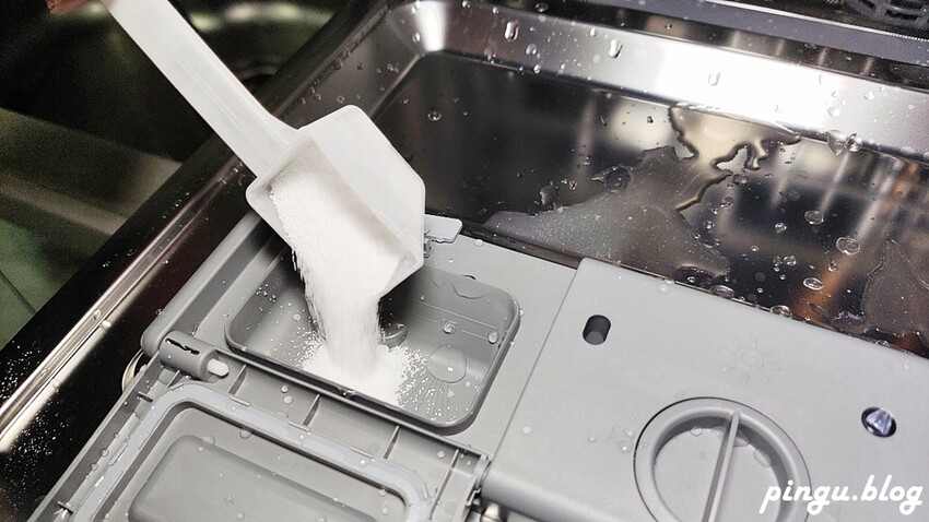 禾聯洗碗機推薦|禾聯HERAN六人份熱風循環洗碗機(HDW-06BT010) 獨立熱風烘乾模式/UV殺菌燈/360度上下雙噴洗臂 - 小企鵝生活趣