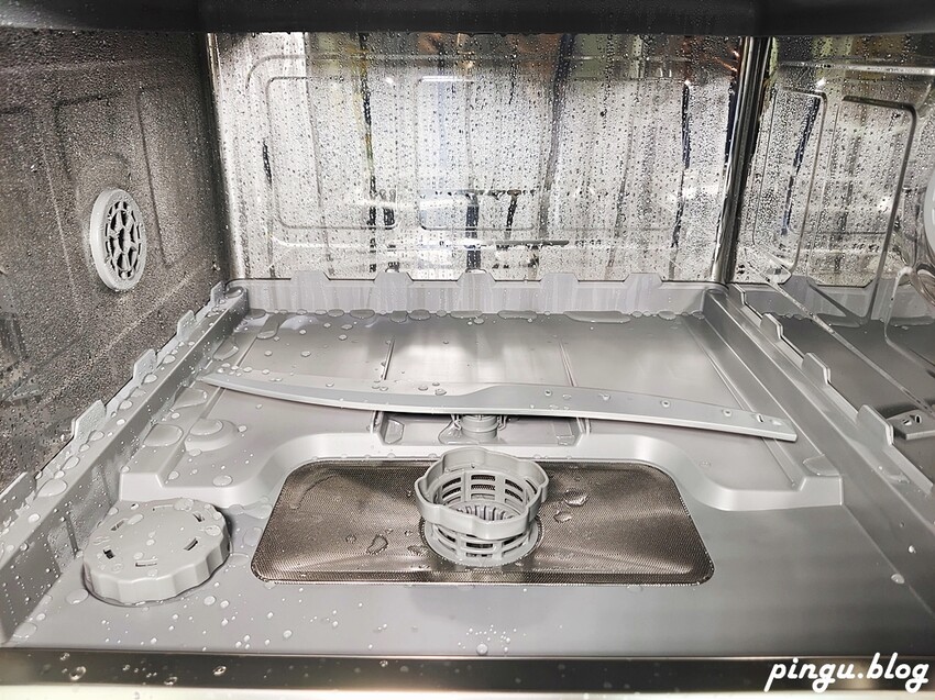 禾聯洗碗機推薦|禾聯HERAN六人份熱風循環洗碗機(HDW-06BT010) 獨立熱風烘乾模式/UV殺菌燈/360度上下雙噴洗臂 - 小企鵝生活趣