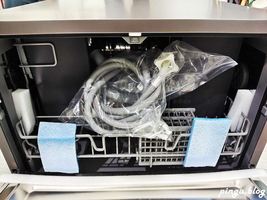 禾聯洗碗機推薦|禾聯HERAN六人份熱風循環洗碗機(HDW-06BT010) 獨立熱風烘乾模式/UV殺菌燈/360度上下雙噴洗臂 - 小企鵝生活趣